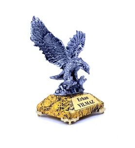 Kişiye Özel Tasarım Kaideli Kartal Heykeli, Kişiye Özel İsimli Gold Mermer Tasarımlı Kaide