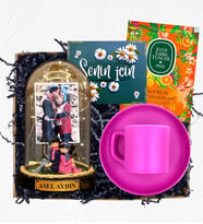 Fotoğraflı İsimli ve Işıklı Fanus & Pembe Kahve Fincanı Hediye Seti  Kişiye Özel Premium Set (Model 7)