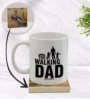 BK Gift Kişiye Özel Walking Dad Tasarımlı Beyaz Kupa Bardak ve Ahşap Bardak Altlığı Hediye Seti - Model 2