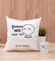 Kişiye Özel Garibanın Yüzü Gülür Mü Esprili Kare Yastık ve Beyaz Kupa