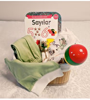 Yenidoğan Hediye - İlk Kavramlar & Gelişim Lüks Seti (Dikdörtgen Hasır Sepet & İki Dilli Kitap & Ahşap Çıngırak) (Yeşil - Sarı - Krem)