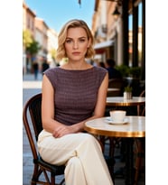 Kadın Bluz Fitted Düz Desen Kayık Yaka Kolsuz Büzgülü Drape Detaylı Gofre Dokulu Örme Crop