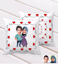 BK Gift Kişiye Özel Sevgililer Karikatürlü Kurdela Kalp Desenli Dekoratif Kırlent Yastık-61 (Beyaz)