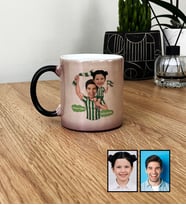 Kişiye Özel Karikatürlü Yeşil Beyaz Baba Kız Kupa Bardak Babalar Günü Hediyesi