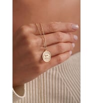 Kişiye Özel 925 Ayar Gümüş Mama Ayı Figürlü Minimal Kolye (Gold)