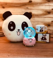 Masum Panda Işıklı Kar Küresi, Yastık , Kutulu Kupa Hediye Seti