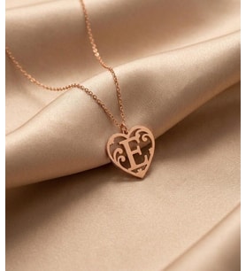 Kişiye Özel 925 Ayar Gümüş Minimalist Desenli Harf Kalp Kolye (Rose)