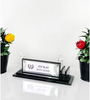 Kişiye Özel Avukat Masa İsimliği  Ofis Masa Isimliği İşyeri Cam Isimlik  Kalem Hediyelik Eşya 01