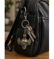 Karanlıkta Parlayan Kanatlı Kurukafa Metal Anahtarlık Unisex Aksesuar