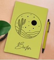 BK Gift Kişiye Özel İsimli Sarı Sert Kapaklı Defter ve Tükenmez Kalem Seti, Arkadaşa Hediye, Yeni İş Hediyesi, Doğum Günü Hediyesi (Model 2)