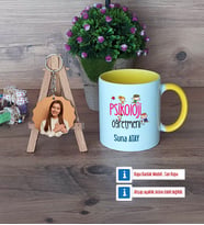Psikoloji Öğretmeni Kupa Bardak Beyaz ve Fotoğraflı Ahşap Anahtarlık Hediye (Model 7)