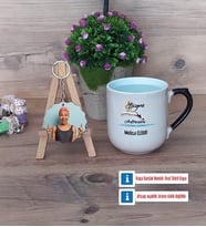 Kadın Yüzme Antrenörü Kupa Bardak Beyaz ve Fotoğraflı Ahşap Anahtarlık Hediye (Model 10)