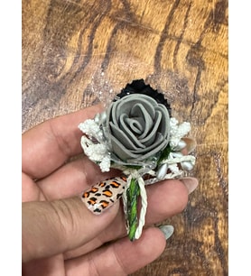 9X7 CM ÇİÇEKLİ TASARIM İĞNELİ BROŞ YAKA İĞNESİ GİYİM AKSESUARI (Gri)