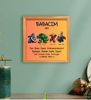 BK Gift Kişiye Özel Babalar Günü Süper Kahramanımsın Kabartma Figürlü Ahşap Tablo (Turuncu)