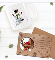 BK Gift Kişiye Özel Mutlu Yıllar Kupa Bardak ve Retro Ahşap Yılbaşı Tebrik Kartı Hediye Seti-2 (Beyaz)
