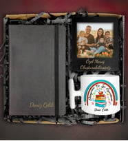 Öğretmenler Günü 5 Farklı Tasarım İle Kişiye Özel Defter&Kişiye Özel T Kupa&Kişiye Özel Fotoğraflı Çerçeve Hediye Kutusu (Mavi)