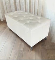 Lüks Sandıklı Kapitoneli Ayakucu Puf Bench 100 cm Gümüş Ayak (Beyaz)