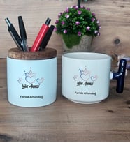 Yılın Annesi Hediye Sepeti Kupa Bardak T Kulplu, Kalemlik Hediyeleri Anneye Doğum Günü Anneler Günü Hediyesi (Model 2)