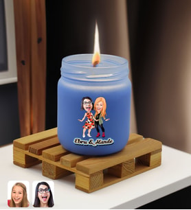 BK Gift Kişiye Özel DTF Anne Kız Karikatürlü Renkli Cam Kavanozda Kokulu Mum-1(13 Renk Seçeneği), Arkadaşa Hediye, Anneye Hediye, Doğum Günü Hediyesi (Mavi)