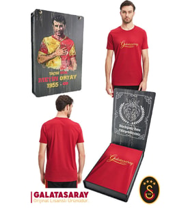 Galatasaray Orijinal Lisanslı Kırmızı Erkek T-Shirt Kişiye Özel Hediyelik Ahşap Kutulu (Sarı-Kırmızı)
