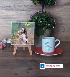 İsme Özel Doğum Günü Hediyesi Fotoğraflı Dekoratif Taş, Ahşap Altlıklı Türk Kahvesi Fincanı Hediye (Model 8)