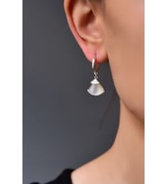 Papatya Silver 925 Ayar Gümüş Sedef Üçgen Halka Küpe (Rodyum)