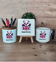 Sevimli Panda Hediye Sepeti Kupa Bardak T Kulplu, Kalemlik ve Dekoratif Taş Arkadaşa Sevgiliye Hediye (Model 2)