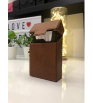 Cigbox  Tekin Deri Tabaka Kutusu (L) KISA NORMAL PAKET İÇİN Tabaka Kılıfı Sevgiliye Hediye (2.3x5.5x8.8cm) (Kahverengi)