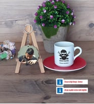 Erkek Kuaförü Türk Kahvesi Fincanı Ahşap Altlıklı ve Fotoğraflı Ahşap Anahtarlık Hediye (Model 3)