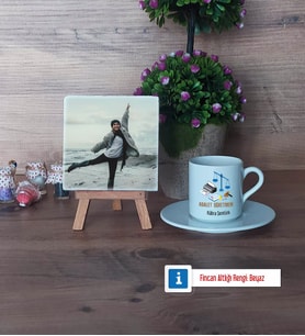 Adalet Öğretmeni Fotoğraflı Dekoratif Taş, Ahşap Altlıklı Türk Kahvesi Fincanı Hediye (Model 2)