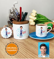 Kişiye Özel Karikatürlü Hemşire Hediye Seti Türk Kahvesi Fincanı, Kalemlik, Anahtarlık Erkek Hemşireye Tıp Bayramı Hediyesi (Mavi)
