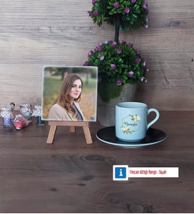 Doğum Günü Hediyesi Fotoğraflı Dekoratif Taş, Ahşap Altlıklı Türk Kahvesi Fincanı Hediye (Model 7)