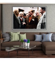 Metal Çerçeveli Yatay Cam Tablo Halkı Dinleyen Kemal Atatürk (Gümüş)