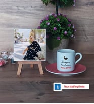 Arapça Öğretmeni Fotoğraflı Dekoratif Taş, Ahşap Altlıklı Türk Kahvesi Fincanı Hediye Öğretmenler Günü Hediyesi (Model 6)