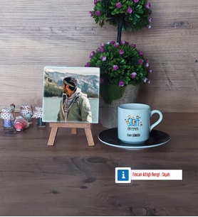 Erkek Sınıf Öğretmenine Hediye Fotoğraflı Dekoratif Taş, Ahşap Altlıklı Türk Kahvesi Fincanı Hediye Öğretmenler Günü Hediyesi (Model 7)