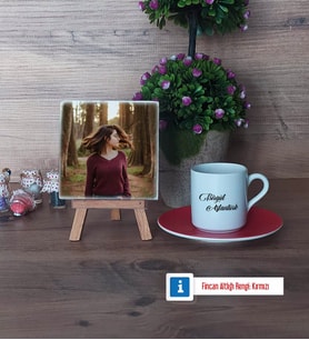 İsme Özel Fotoğraflı Dekoratif Taş, Ahşap Altlıklı Türk Kahvesi Fincanı Hediye (Model 3)