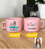 Kişiye Özel Karikatürlü Eczacı Hediye Pastel Fincan Kadın Eczacıya Tıp Bayramı Hediyesi (Pembe)