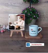 Diş Hekimi Fotoğraflı Dekoratif Taş, Ahşap Altlıklı Türk Kahvesi Fincanı HediyeDiş Hekimine Diş Hekimleri Günü Hediyesi (Model 1)