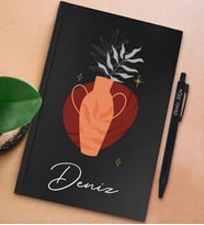 BK Gift Kişiye Özel İsimli Siyah Sert Kapaklı Defter ve Tükenmez Kalem Seti, Arkadaşa Hediye, Yeni İş Hediyesi, Doğum Günü Hediyesi (Model 11)