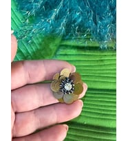 3X3 CM ZİRKON TAŞLI PUL PAYETLİ ÇİÇEK ARMA DİKİŞ GİYİM AKSESUARI (Füme)