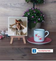 İsme Özel Doğum Günü Hediyesi Fotoğraflı Dekoratif Taş, Ahşap Altlıklı Türk Kahvesi Fincanı Hediye (Model 6)