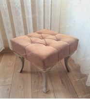 Kapitoneli Makyaj Pufu Ayak Ucu Puf Gümüş Ayak (45*45) (Vizon)