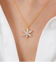 925 Ayar Gümüş  Lotus Çiçeği  Kadın Kolye(ÖZEL KUTULU) (Gold)