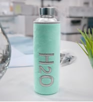 Peluş Kılıflı 600ml Cam Matara (Yeşil)