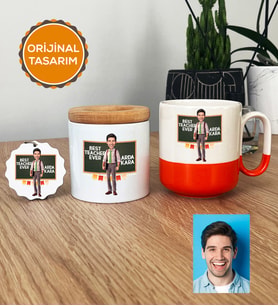 Kişiye Özel Karikatürlü Sınıf Öğretmeni Hediye Seti Pro Kupa Bardak, Kalemlik, Anahtarlık Erkek Sınıf Öğretmenine Öğretmenler Günü Hediyesi (Turuncu)