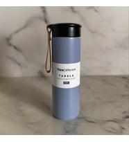 MODERN ÇİFT VAKUM YALITIMLI YANDAN DERİ TUTACAKLI SICAK/SOĞUK 450 ML GÜNLÜK, HEDİYELİK TERMOS. (Lila)
