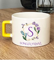 Kişiye Özel Çiçekli S Harfli Hediye Lüks Fincan İsim Soyisim Yazılı (Sarı)