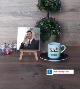 Bankacı Fotoğraflı Dekoratif Taş, Ahşap Altlıklı Türk Kahvesi Fincanı Hediye (Model 7)