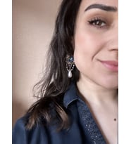 İğnesi Gümüş Pudra Çiçekli İnci Detaylı Sarkıt Küpe (Pudra)