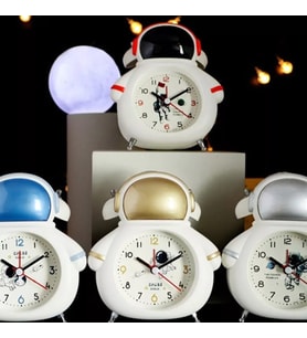 Astronot Temalı  Masa Saati  (Gri)
